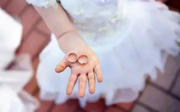 دختران ۱۳ ساله ایرانی با کمک سایت همسریابی «آدم و حوا» شوهر می‌کنند!