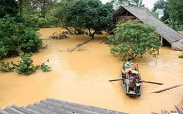 وقوع سیل مرگبار در شرق آسیا + فیلم