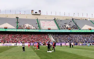 درگیری دروازه‌بان استقلال به خاطر یک هوادار| مجوز ورود تماشاگران به طبقه دوم آزادی صادر شد
