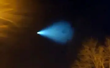 مشاهده شیء عجیب در آسمان روسیه + فیلم