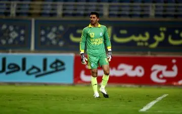 دروازه بان سابق استقلال در راه پرسپولیس/ او عاشق سرخ ها است