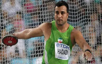 قهرمان جنجالی ایران در کنار ستاره‌های استقلال + عکس