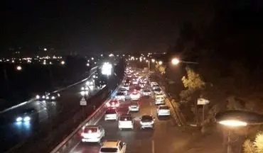 تهران قفل شد؛ مردم اجازه تردد خودروهای امدادی را بدهند 