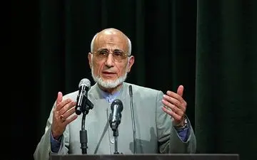 میرسلیم خطاب به روحانی: در دوره شما شاهد اختلاس‌ها و حقوق‌های نجومی هستیم/ کاخ‌ها ساخته می‌شود در حالی که برخی در زباله‌دان دنبال غذا هستند + فیلم