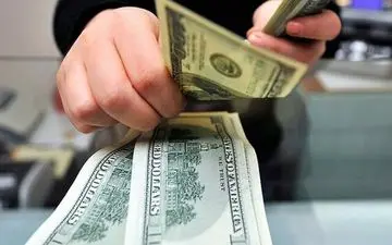 چرا ارز حاصل از صادرات به تبادلات بانکی نمی‌گردد؟
