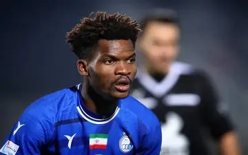 حرکت عجیب اندونگ در تمرین استقلال؛ ستاره گابنی به کمیته انضباطی سپرده شد