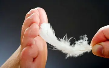 چرا نمی‌توانیم خودمان را قلقلک دهیم؟