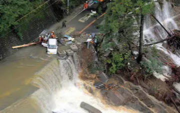 سیل و رانش زمین در ژاپن + فیلم