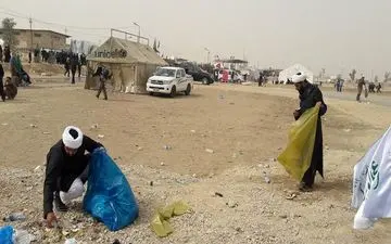 کار متفاوت ۲ طلبه ایرانی در مسیر تردد زائران اربعین! + عکس