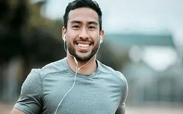 مضرات و خطرات دویدن هنگام گوش دادن به موسیقی

