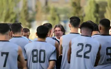 چالش بزرگ ساپینتو در تمرینات استقلال: بازسازی دفاعی با ۱۰ غایب!