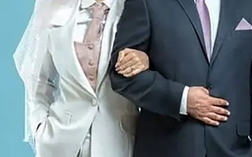 عروس خانواده لباس داماد پوشید+جزئیات