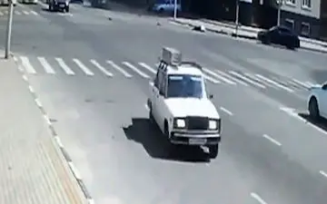 مجروح شدن ماموران پلیس در روسیه + فیلم