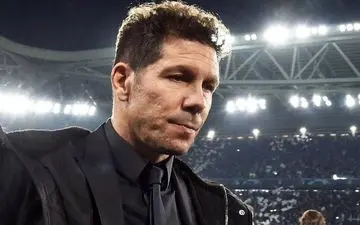 سیمئونه برکنار نمی‌شود