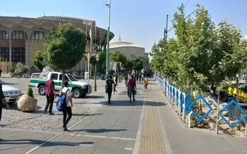 جمع‌آوری بساط دستفروشان در چهارراه ولیعصر (عج) و تئاتر شهر