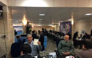 ثبت نام وزیر دولت دهم در انتخابات ریاست جمهوری 96 + عکس