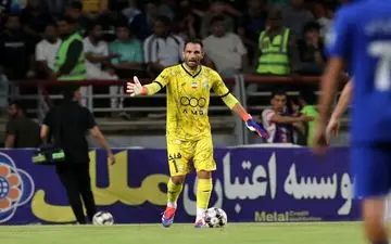 ۳ گل مشابه در ۲ بازی؛ نقطه ضعف دروازه‌بان اسپانیایی استقلال چیست؟