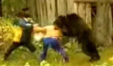 ویدیویی نفس گیر از حمله خرس به یک زن