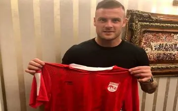  مهاجم تیم ملی ایرلند به تراکتور پیوست