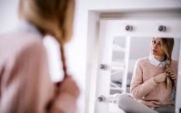 ۷ عادت شبانه که موهایتان را نابود میکند