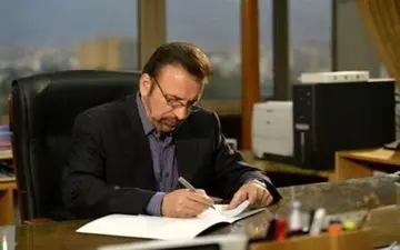 توئیت متفاوت واعظی به سه زبان چینی، فارسی و انگلیسی درباره برنامه همکاری ۲۵ ساله