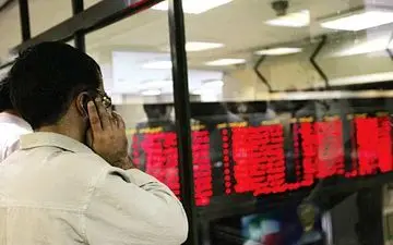 خودرویی‌ها همچنان در سراشیبی کاهش قیمت