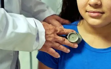 علائم عفونت ریه در کودکان 