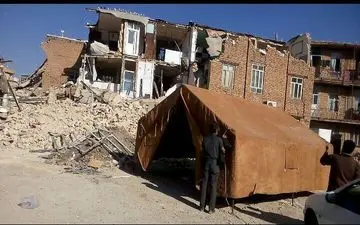 استاندار کرمانشاه برای اسکان موقت زلزله زدگان تدبیری دیگر بیاندیشد