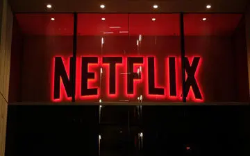 کرونا برای نتفلیکس نان و آب داشت!
