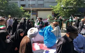 نتانیاهو و ترامپ لگد مال شدند