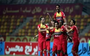  برتری فولاد مقابل ذوب‌آهن/ حسینی اولین باخت را تجربه کرد