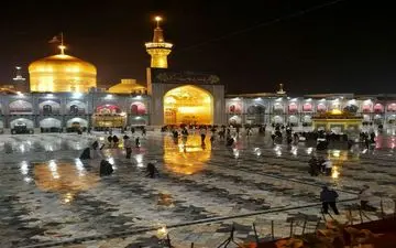 امشب؛ باران پاییزی در حرم مطهر امام رضا(ع) + عکس