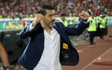 افشین پیروانی در پرسپولیس خواهد ماند