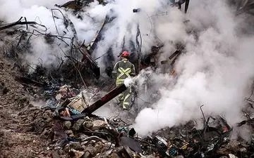 آتش زیرآوار، هنوز زبانه می‌کشد