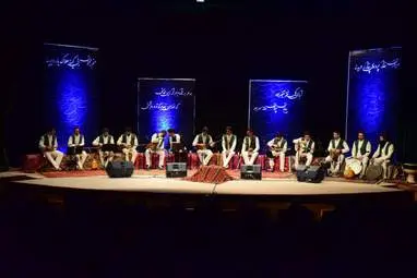 گزارش تصویری کنسرت گروه موسیقی آیین در همدان 