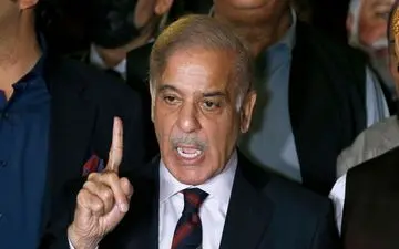 ادای احترام نخست وزیر پاکستان به پیکر رئیس جمهور شهید و همراهان + ویدئو