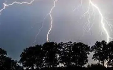 برخورد صاعقه در شهرستان جلفا یک کشته و یک زخمی بر جای گذاشت