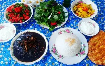 تا حالا خورش سبزی رو با مرغ درست کردی ؟ یه بار درست کنی نظرت در موردش عوض میشه!