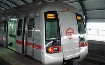 ضرب‌وشتم راهبر مترو توسط مسافر زن +فیلم 