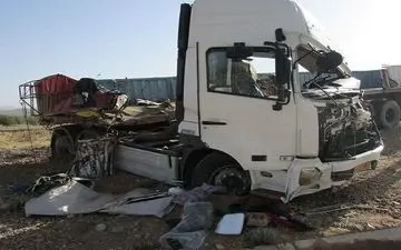 تصادف زنجیره ای در ارومیه یک فوتی و ۲۰ مصدوم برجای گذاشت