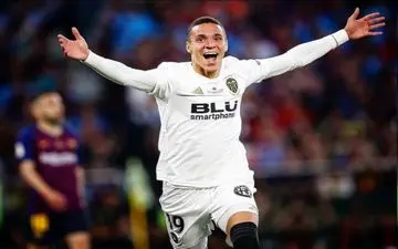 والنسیا با شکست بارسلونا قهرمان کوپا دل ری شد