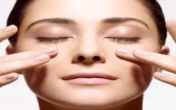 تاثیر ماساژ پوست در جلوگیری از چروک صورت 