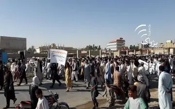  افغان ها علیه منع واردات کالاهای ایرانی تظاهرات کردند