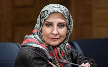 عکسی از مرجانه گلچین با عینک گربه ای و کت مخمل سبز| مرجانه گلچین هر روز زیباتر از دیروز