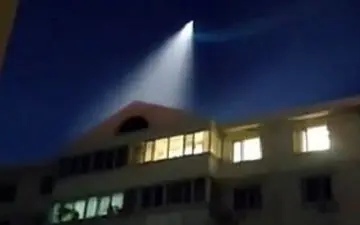 پرواز شی عجیب در آسمان چین +فیلم