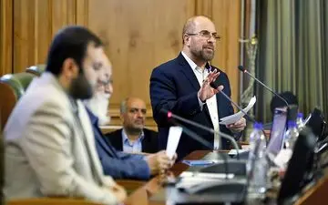 شهردار تهران وارد صحن علنی شورای شهر شد 