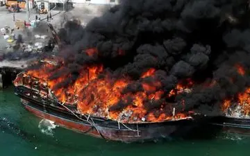 حریق یک فروند لنج باری در بندر چارک