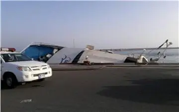 کشتی مسافربری در جزیره کیش غرق شد/حادثه تلفاتی نداشت