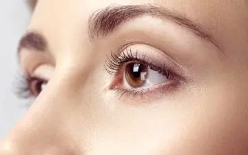 خشکی پوست دور چشم: راه‌حل‌هایی که برای برطرف کردن آن باید بدانید!
