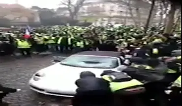 چپ کردن یک پورشه به دست معترضان فرانسوی + فیلم 
